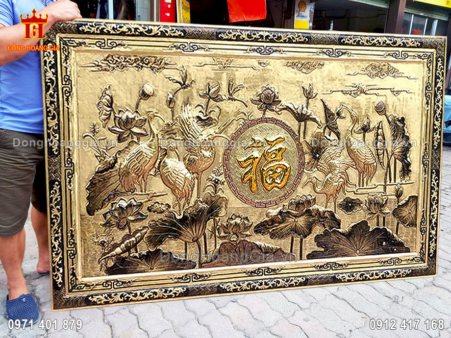 Tranh sen hạc chữ phúc bằng đồng thích hợp phòng khách sang trọng